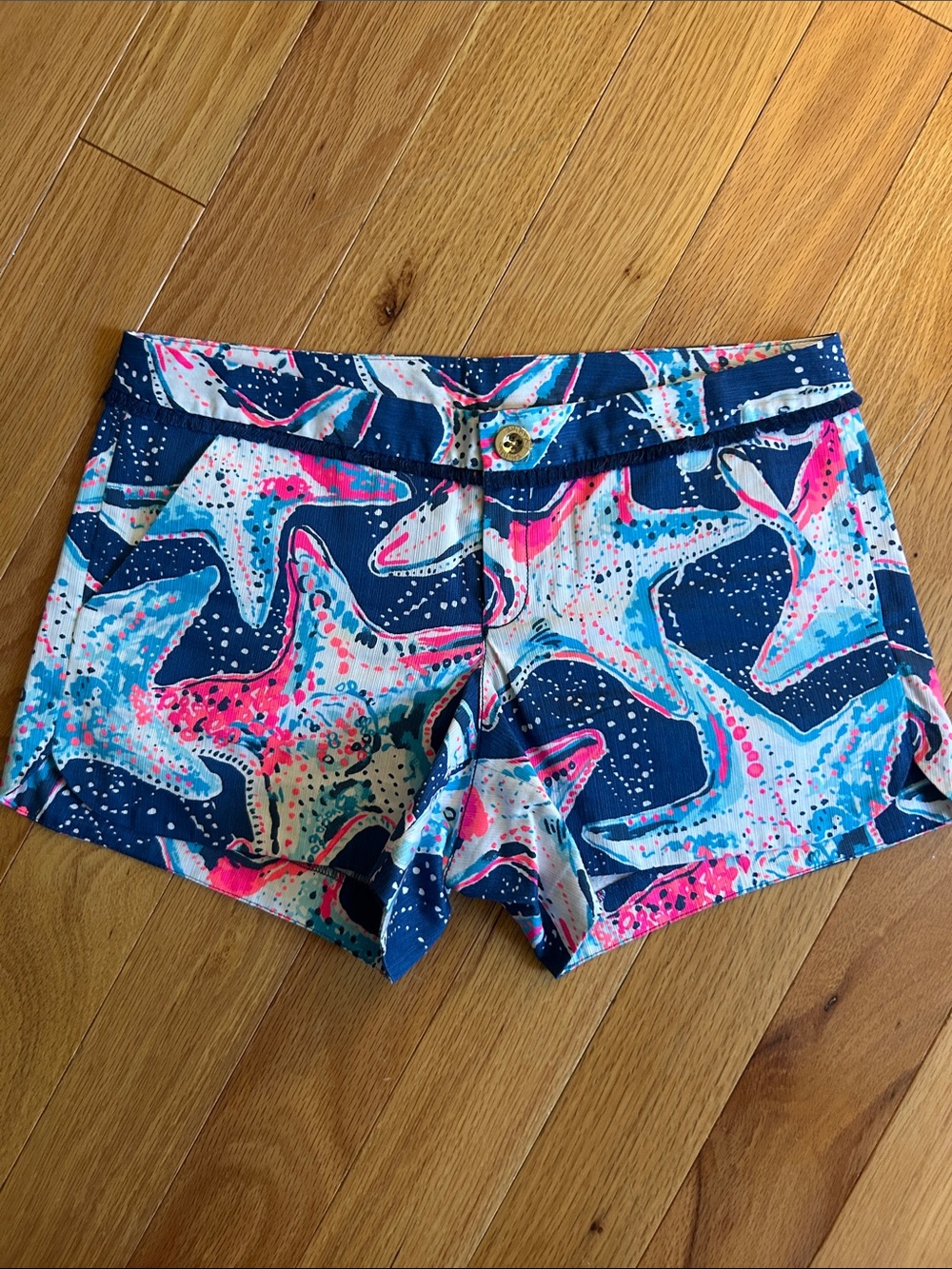 Lilly Pulitzer Pink Coastal Preppy Women's Navy Starfish Print Stretch Shorts